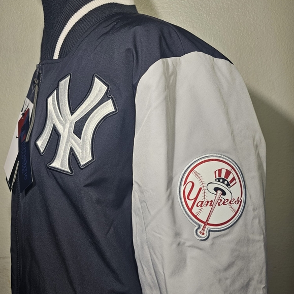 New York Yankees Authentic Team-Issued Navy Jacket from the 2023 MLB Season - Picture 2 of 5